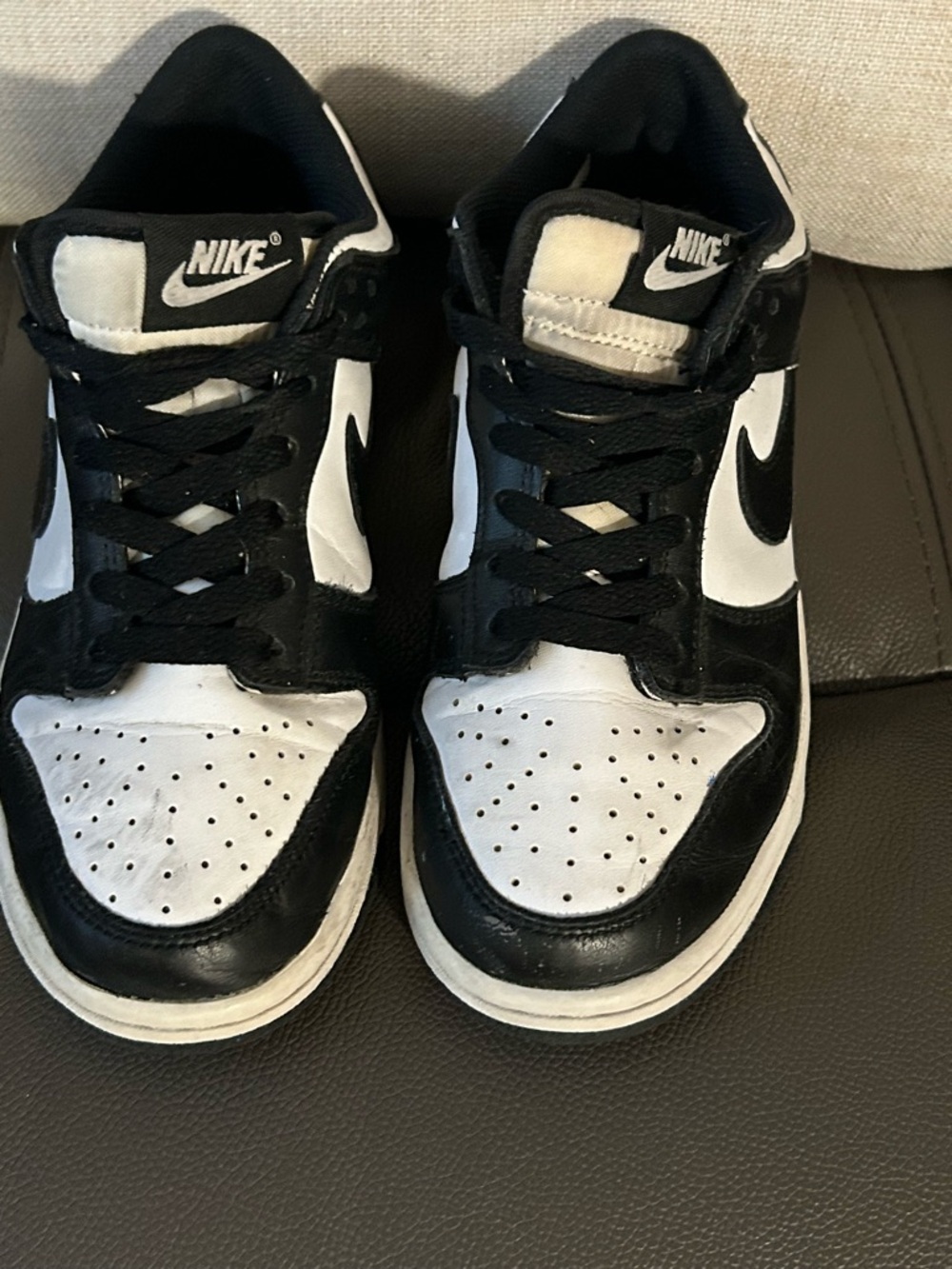 Nike Men’s Black and White Low-Top Sneakers - Iconic Swoosh